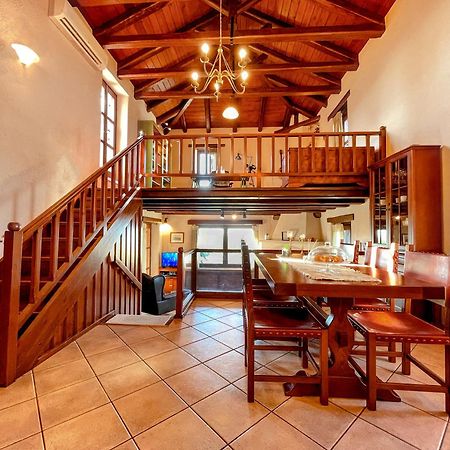 Villa Fyllosia 아르하네스 외부 사진